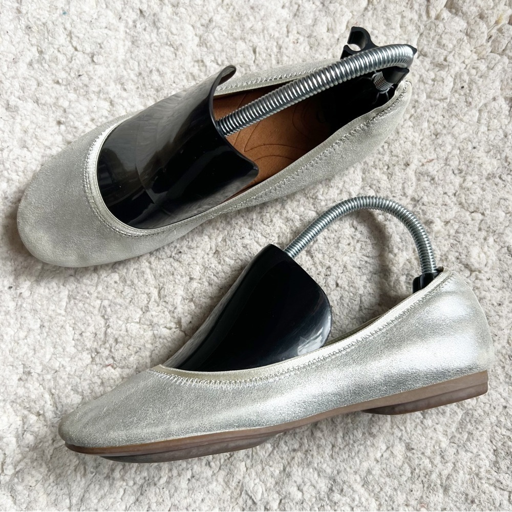 Indigo by Clarks: Metallic Silver Leather Slip On Ballet Flats Size 7.5